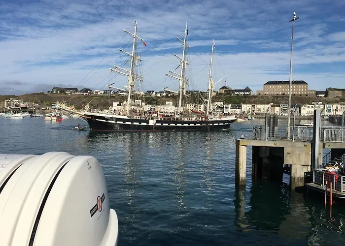 La Maison Des Matignon 1 Bed & Breakfast